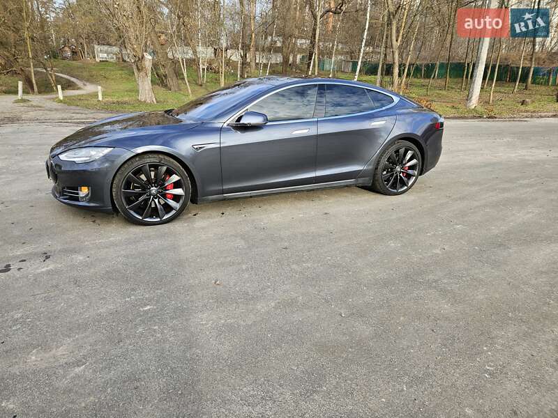 Лифтбек Tesla Model S 2014 в Киеве фото 3 Лифтбек Tesla Model S 2014 в Киеве