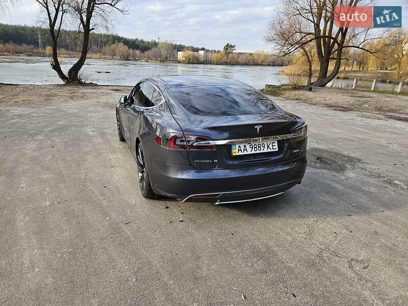 Лифтбек Tesla Model S 2014 в Киеве фото 10 Лифтбек Tesla Model S 2014 в Киеве