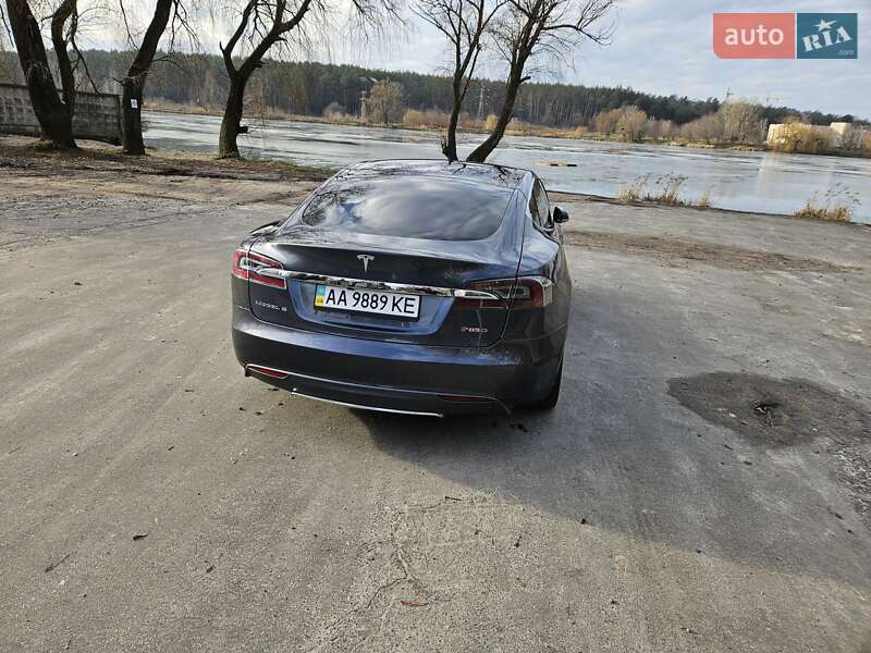 Лифтбек Tesla Model S 2014 в Киеве фото 13 Лифтбек Tesla Model S 2014 в Киеве