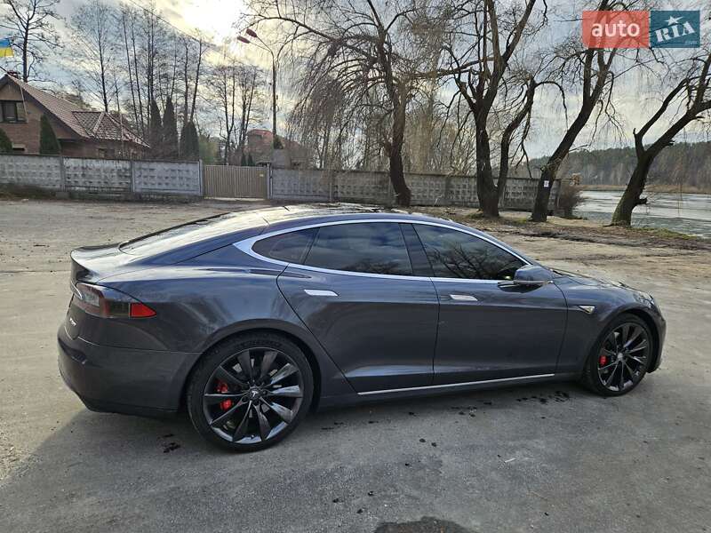 Лифтбек Tesla Model S 2014 в Киеве фото 16 Лифтбек Tesla Model S 2014 в Киеве