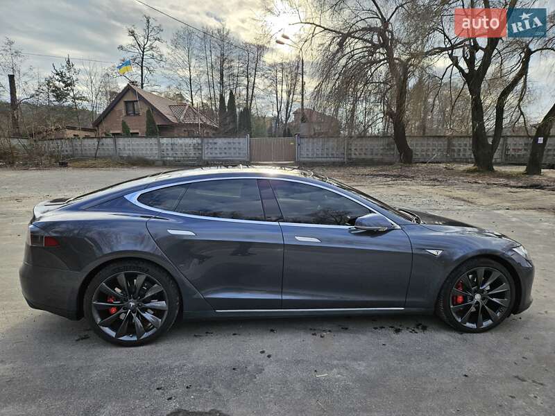 Лифтбек Tesla Model S 2014 в Киеве фото 17 Лифтбек Tesla Model S 2014 в Киеве