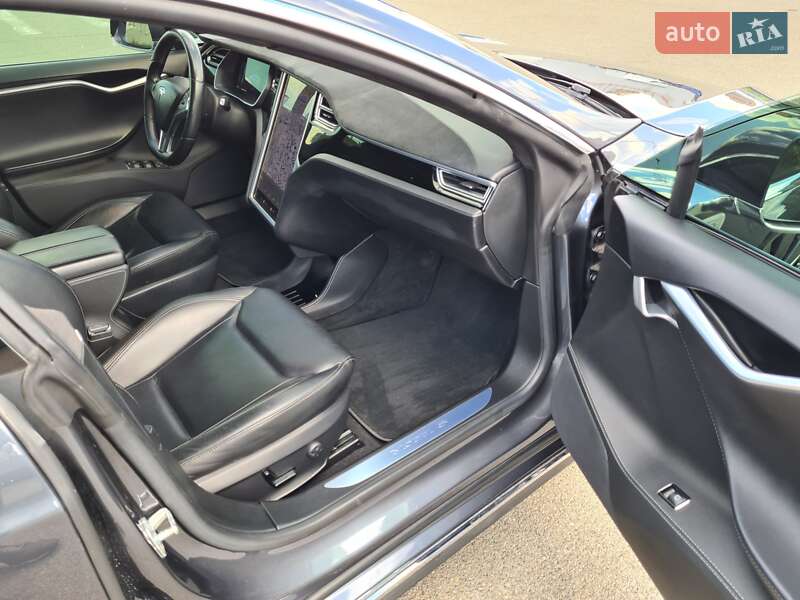 Лифтбек Tesla Model S 2014 в Киеве фото 35 Лифтбек Tesla Model S 2014 в Киеве