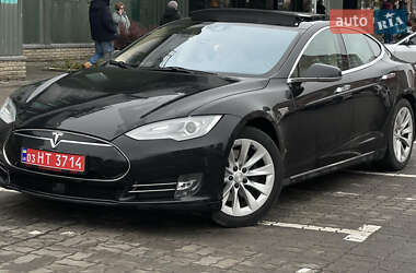 Лифтбек Tesla Model S 2015 в Луцке