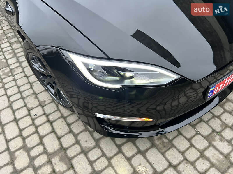 Лифтбек Tesla Model S 2021 в Львове