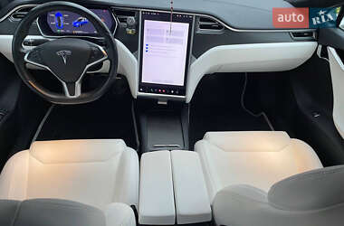 Лифтбек Tesla Model S 2017 в Кропивницком