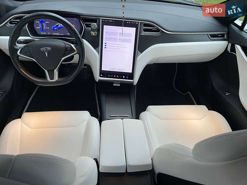 Ліфтбек Tesla Model S 2017 в Києві