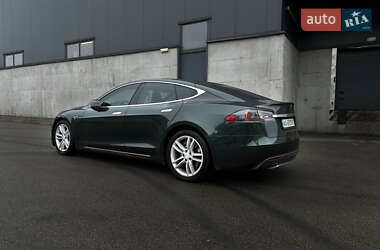 Лифтбек Tesla Model S 2014 в Киеве