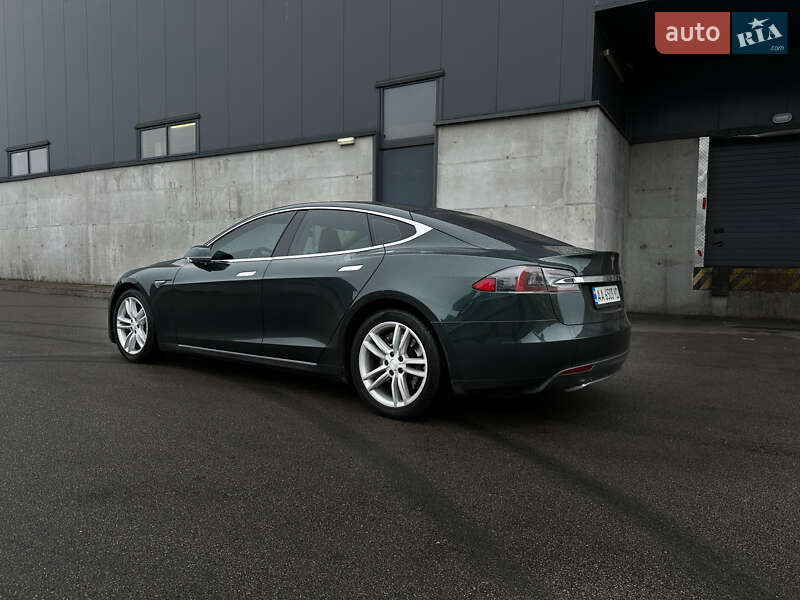 Лифтбек Tesla Model S 2014 в Киеве