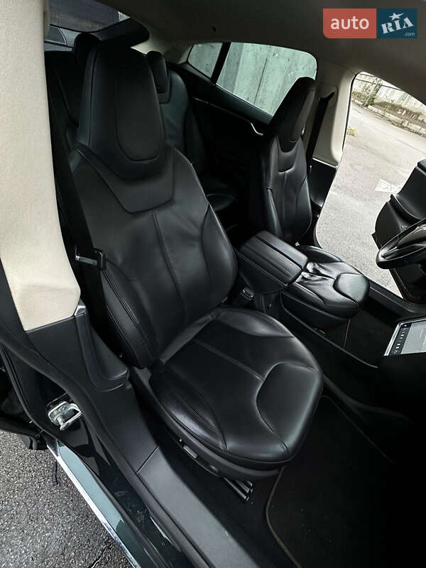 Лифтбек Tesla Model S 2014 в Киеве