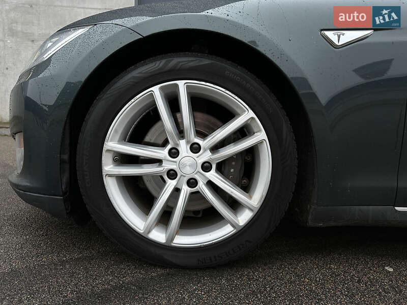 Лифтбек Tesla Model S 2014 в Киеве