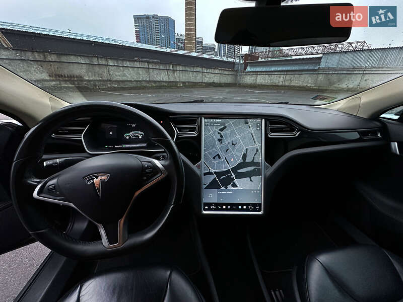 Лифтбек Tesla Model S 2014 в Киеве