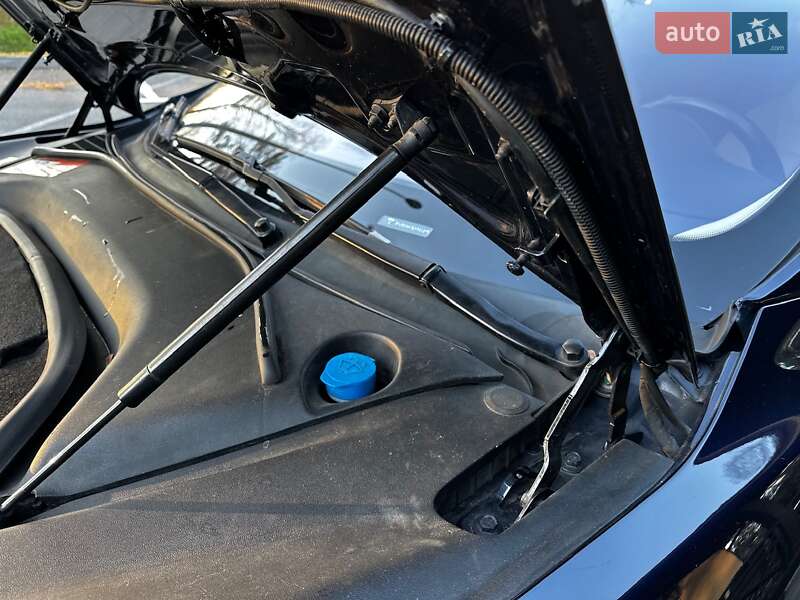 Лифтбек Tesla Model S 2014 в Киеве