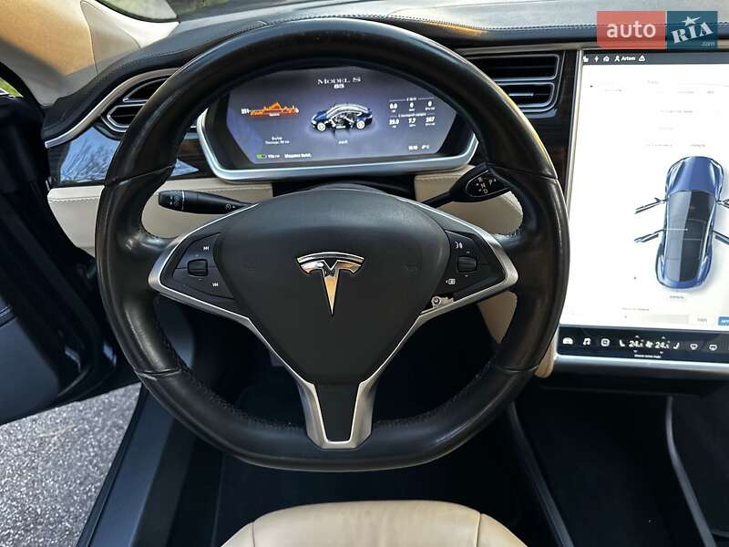 Лифтбек Tesla Model S 2014 в Киеве