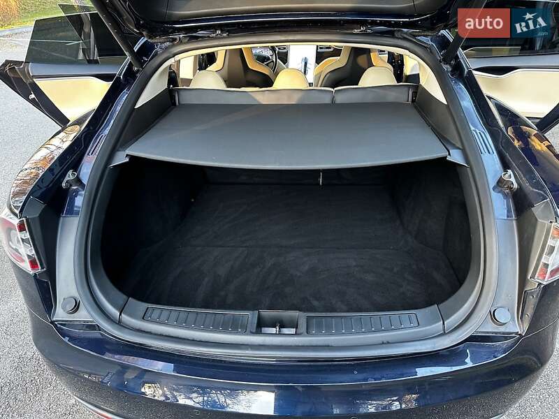 Лифтбек Tesla Model S 2014 в Киеве