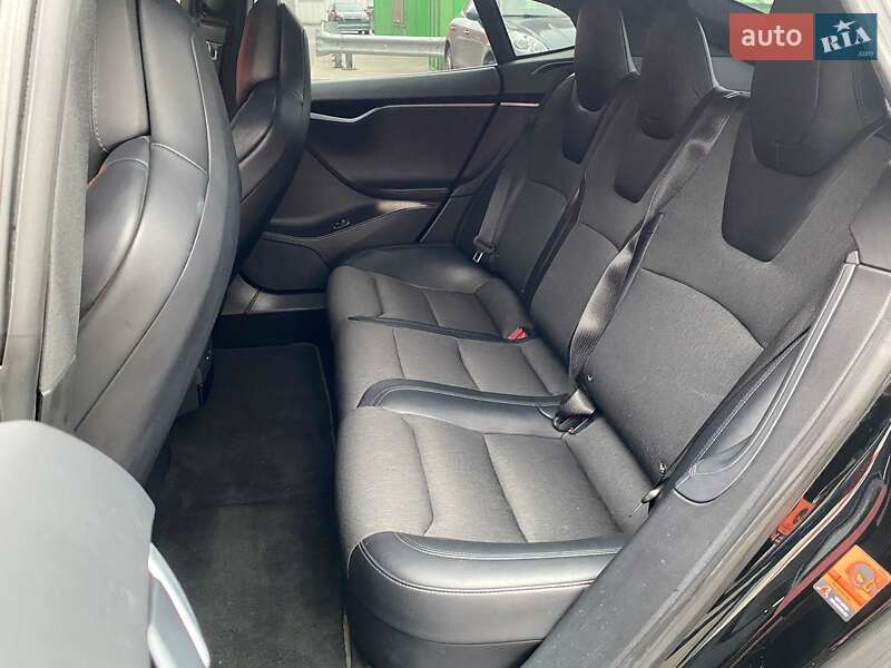 Лифтбек Tesla Model S 2018 в Киеве фото 33 Лифтбек Tesla Model S 2018 в Киеве