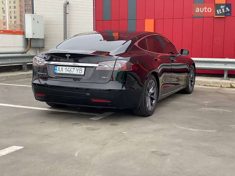 Лифтбек Tesla Model S 2018 в Киеве фото 11 Лифтбек Tesla Model S 2018 в Киеве