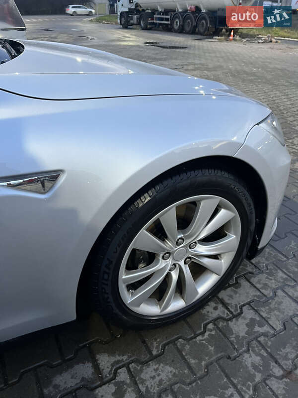Лифтбек Tesla Model S 2013 в Киеве фото 11 Лифтбек Tesla Model S 2013 в Киеве