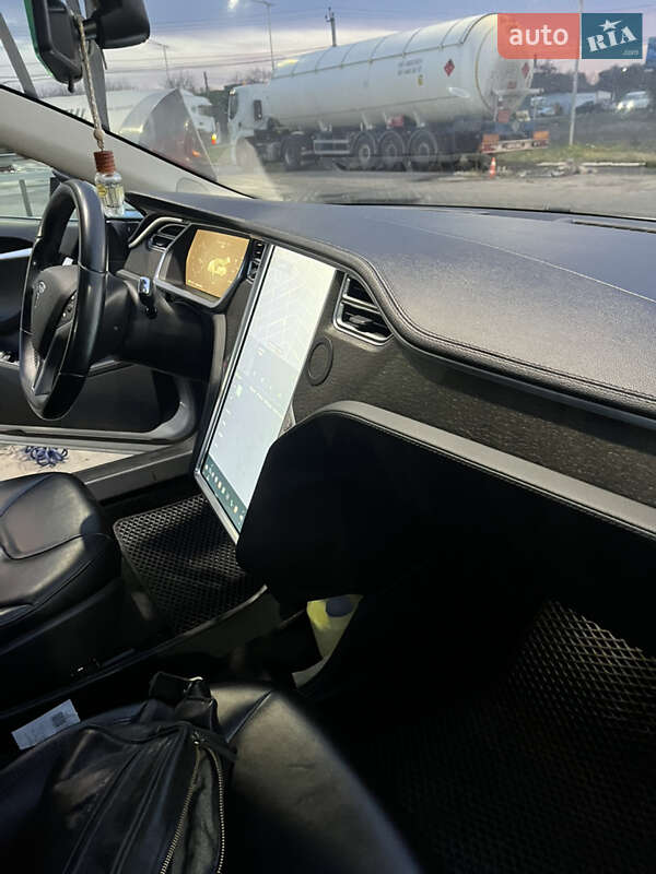 Лифтбек Tesla Model S 2013 в Киеве фото 12 Лифтбек Tesla Model S 2013 в Киеве