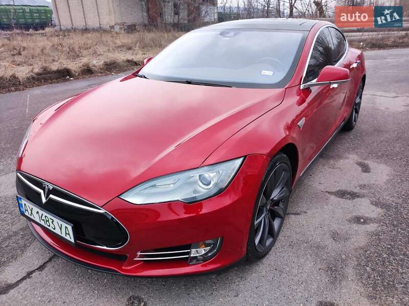 Лифтбек Tesla Model S 2015 в Харькове