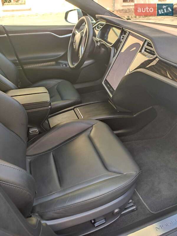 Лифтбек Tesla Model S 2016 в Одессе