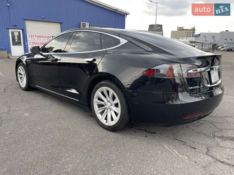 Ліфтбек Tesla Model S 2016 в Києві
