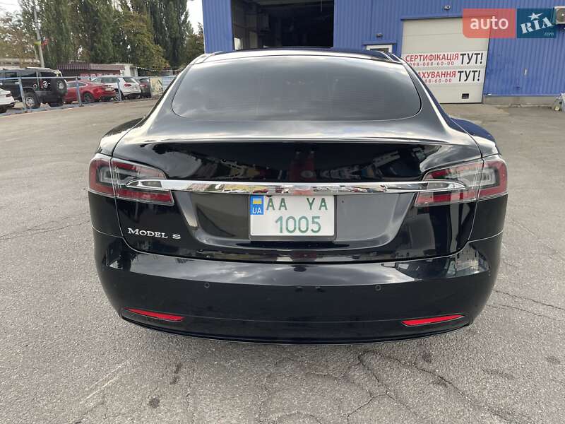 Ліфтбек Tesla Model S 2016 в Києві