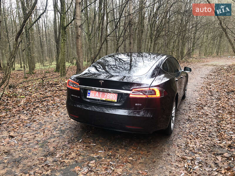 Лифтбек Tesla Model S 2016 в Житомире фото 6 Лифтбек Tesla Model S 2016 в Житомире