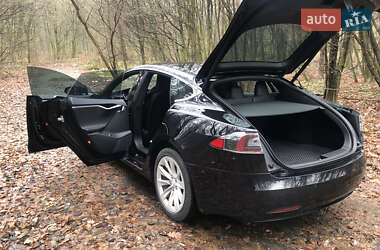 Лифтбек Tesla Model S 2016 в Житомире