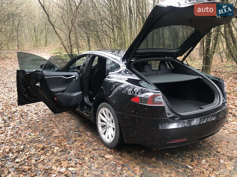 Лифтбек Tesla Model S 2016 в Житомире фото 10 Лифтбек Tesla Model S 2016 в Житомире