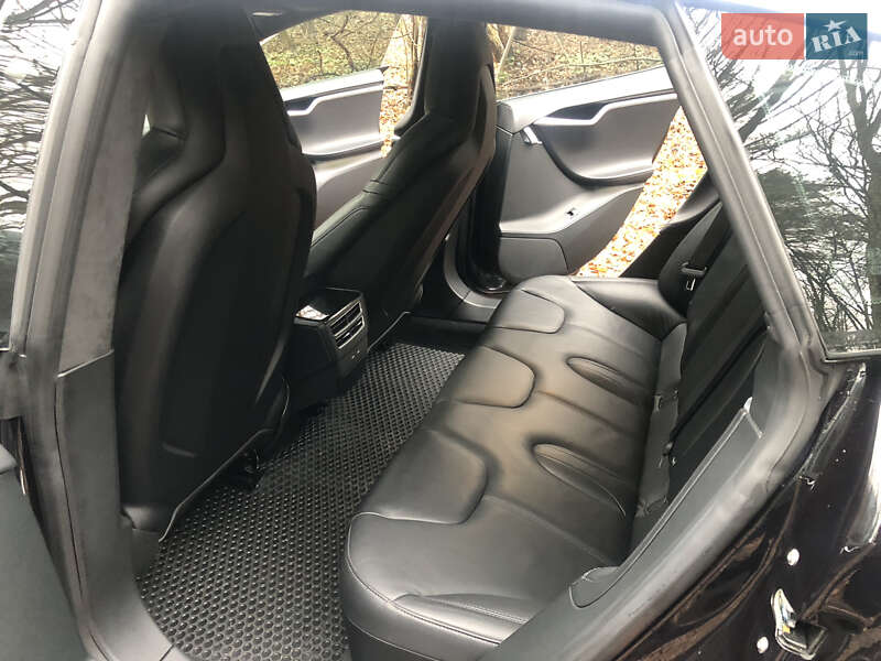 Лифтбек Tesla Model S 2016 в Житомире фото 15 Лифтбек Tesla Model S 2016 в Житомире