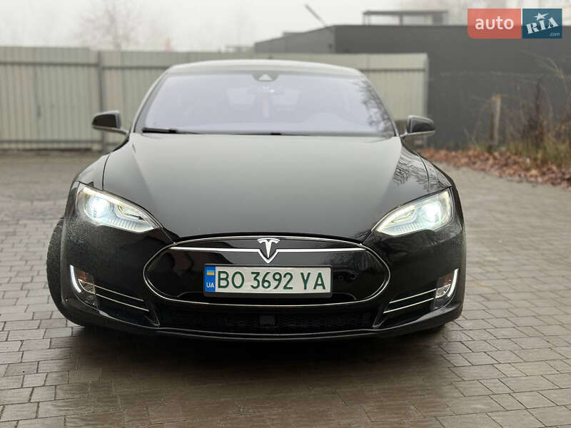 Лифтбек Tesla Model S 2015 в Тернополе фото 2 Лифтбек Tesla Model S 2015 в Тернополе