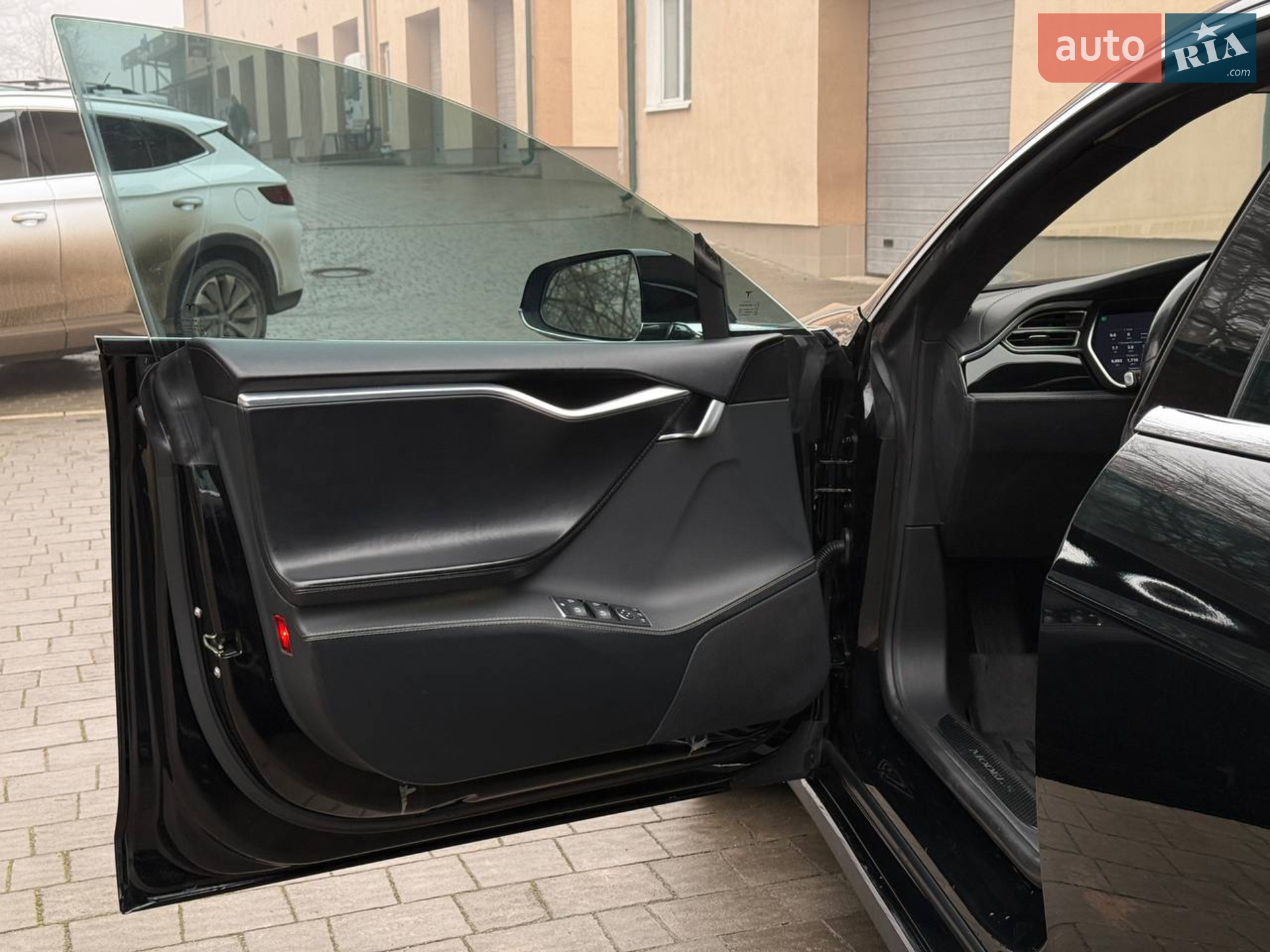 2015 Tesla Model S - мініатюра 11