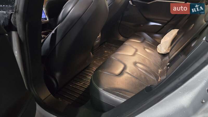 Лифтбек Tesla Model S 2017 в Луцке фото 20 Лифтбек Tesla Model S 2017 в Луцке