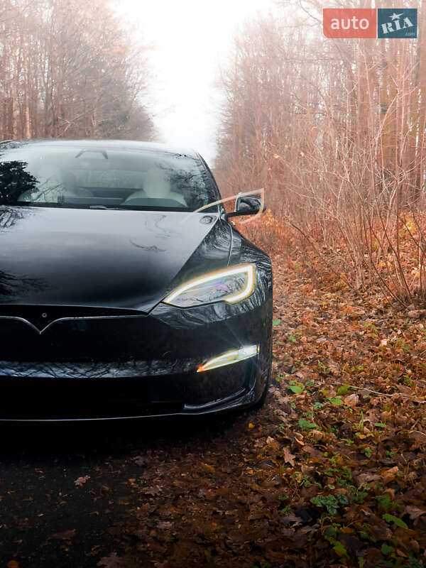 Ліфтбек Tesla Model S 2022 в Тернополі