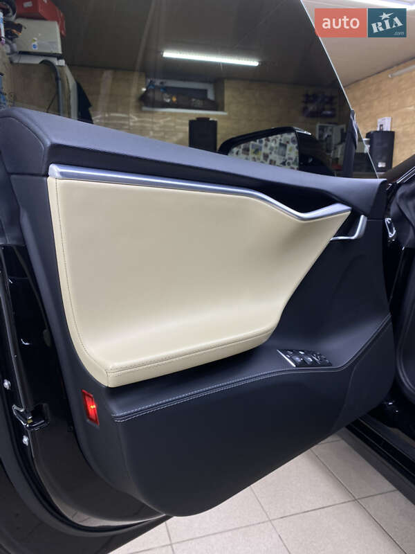 Лифтбек Tesla Model S 2014 в Харькове фото 15 Лифтбек Tesla Model S 2014 в Харькове