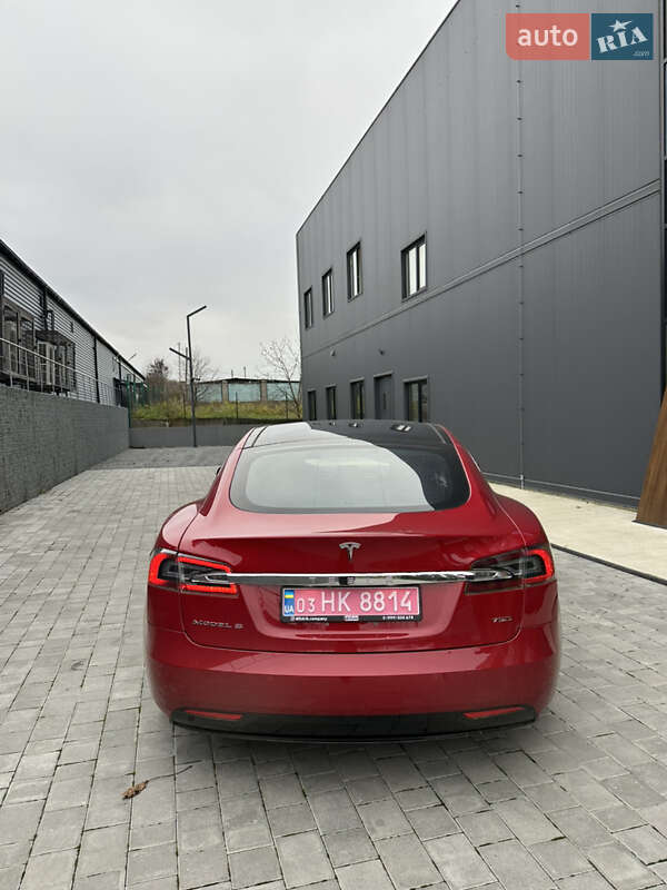 Лифтбек Tesla Model S 2016 в Луцке