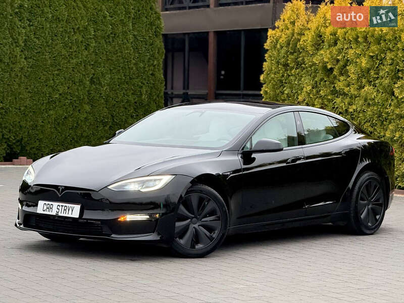 Ліфтбек Tesla Model S 2023 в Стрию