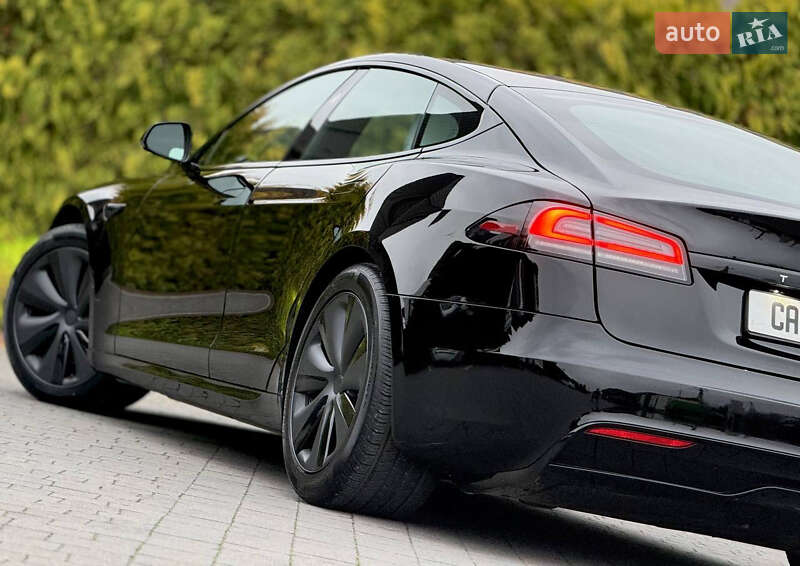 Ліфтбек Tesla Model S 2023 в Стрию