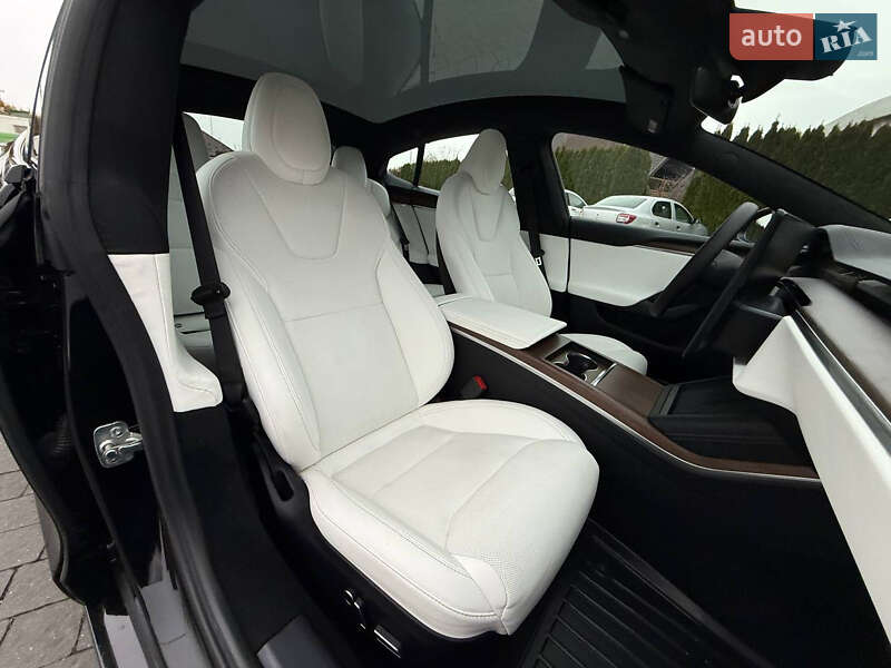 Ліфтбек Tesla Model S 2023 в Стрию