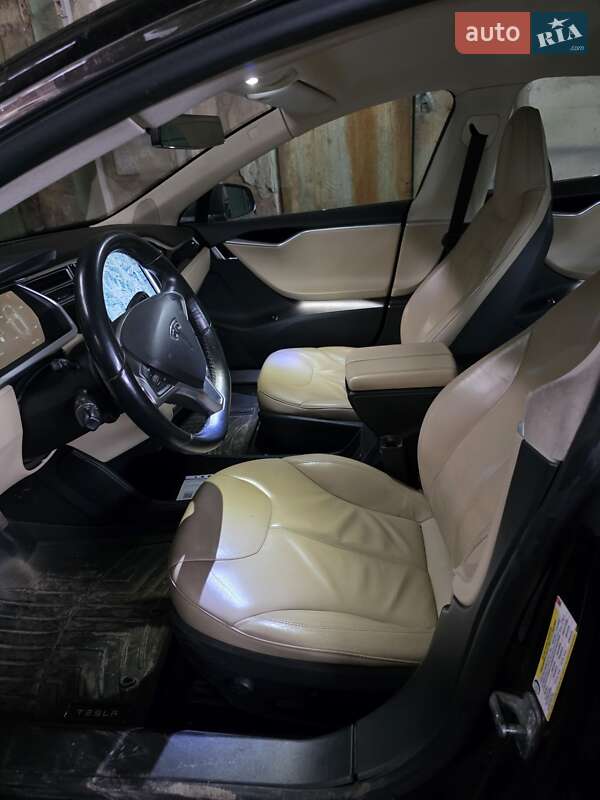 Ліфтбек Tesla Model S 2014 в Дубровиці фото 9 Ліфтбек Tesla Model S 2014 в Дубровиці