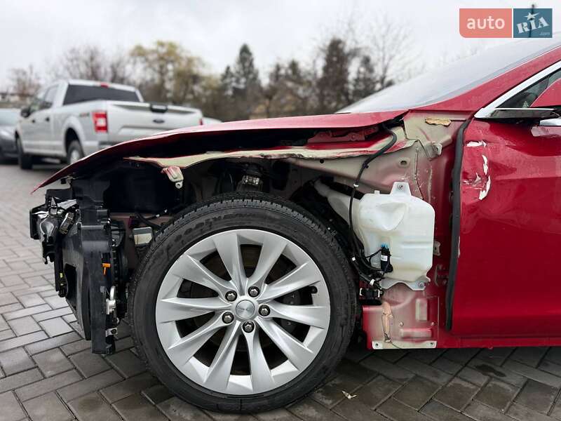 Лифтбек Tesla Model S 2016 в Луцке фото 9 Лифтбек Tesla Model S 2016 в Луцке