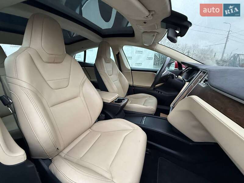 Лифтбек Tesla Model S 2016 в Луцке фото 26 Лифтбек Tesla Model S 2016 в Луцке