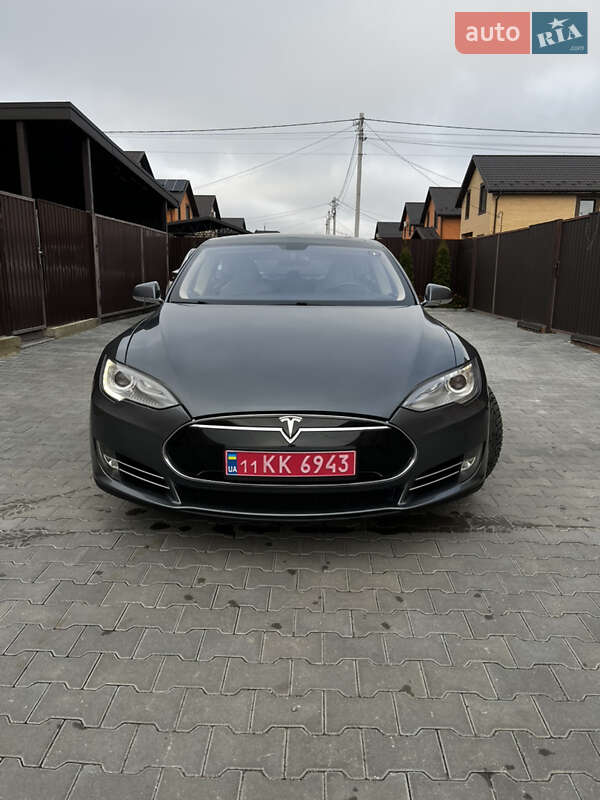Лифтбек Tesla Model S 2014 в Виннице