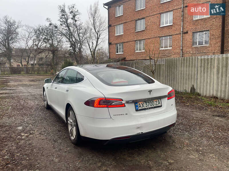 Лифтбек Tesla Model S 2013 в Харькове фото 5 Лифтбек Tesla Model S 2013 в Харькове