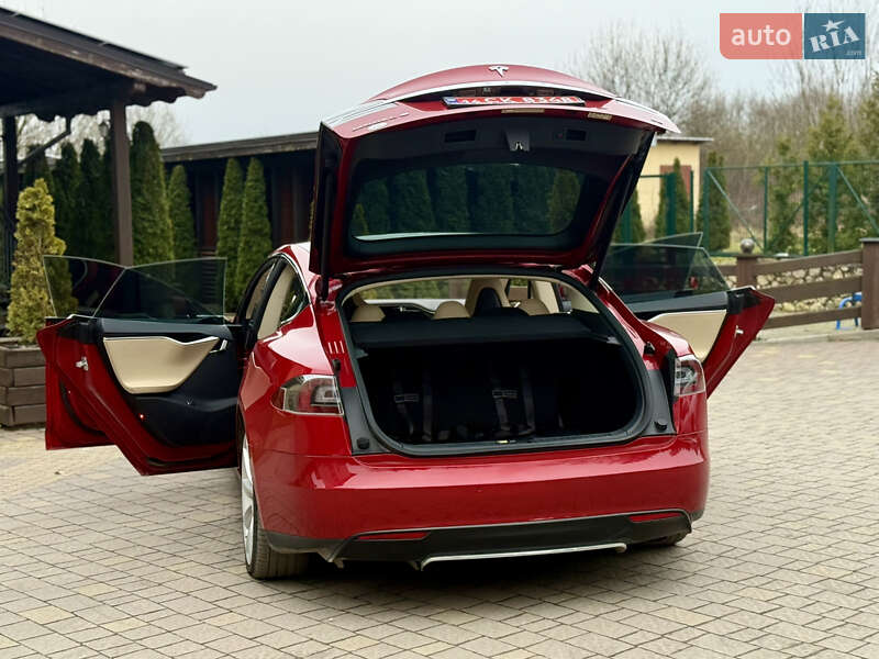 Лифтбек Tesla Model S 2014 в Тернополе