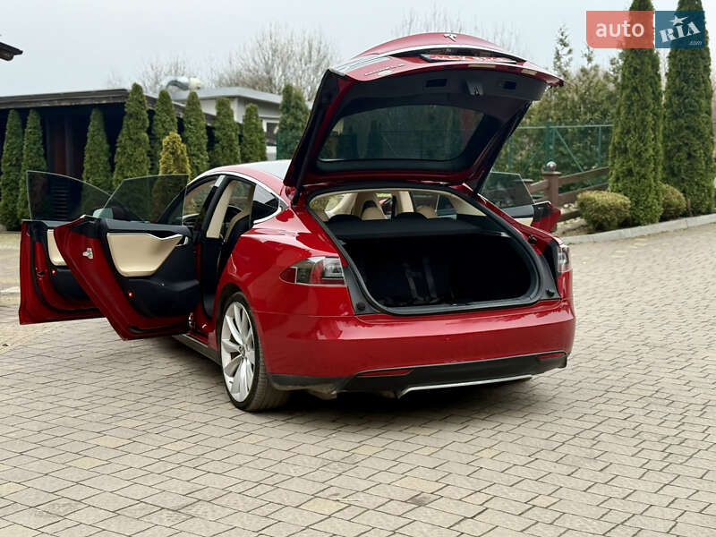 Лифтбек Tesla Model S 2014 в Тернополе