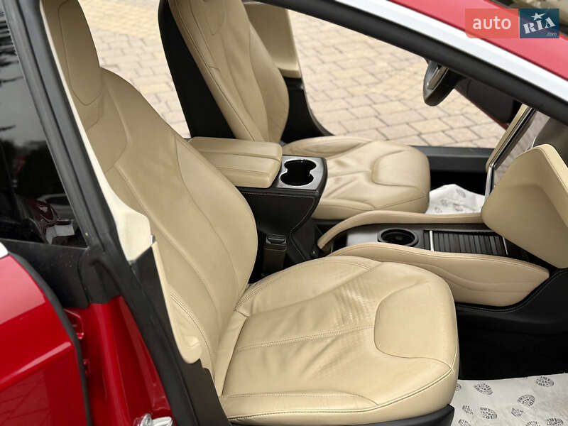 Лифтбек Tesla Model S 2014 в Тернополе