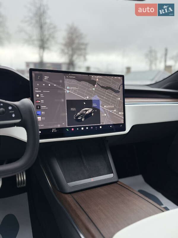 Лифтбек Tesla Model S 2021 в Виннице