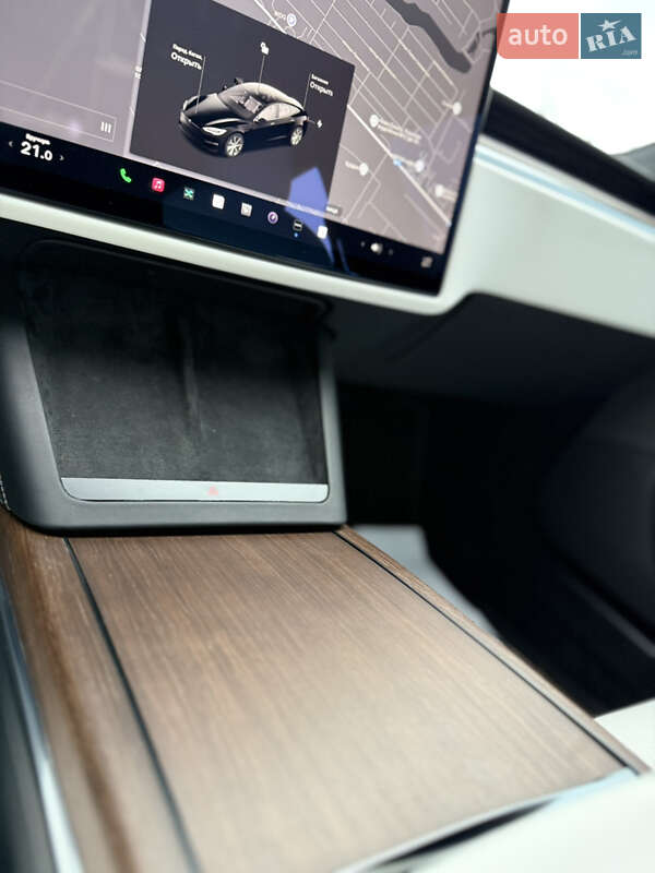 Лифтбек Tesla Model S 2021 в Виннице
