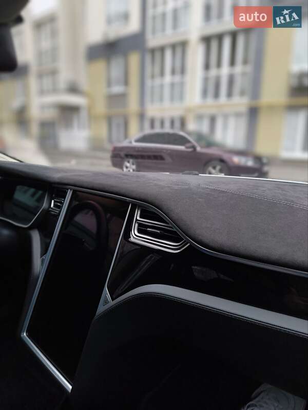 Лифтбек Tesla Model S 2014 в Киеве